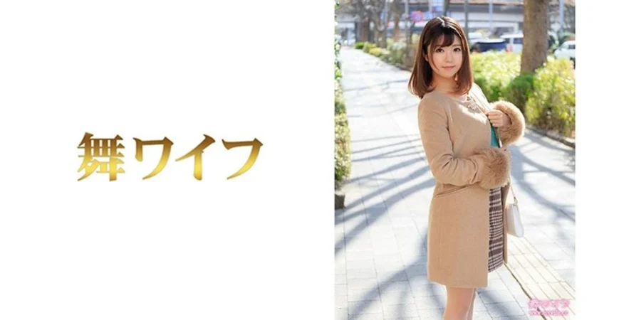 年龄不大年轻萌妹子浴室洗澡秀 苗条身材洗完澡床上抹乳液非常诱人 很是诱惑喜欢不要错过